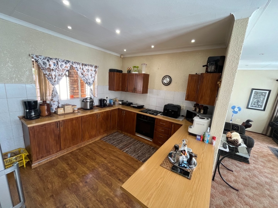 3 Bedroom Property for Sale in Geelhoutpark North West